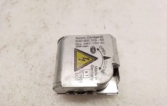 BMW X5 E53 Headlight ballast module Xenon 5DD00831950