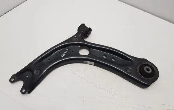 Volkswagen Golf VII Front lower control arm/wishbone 5Q0407151R