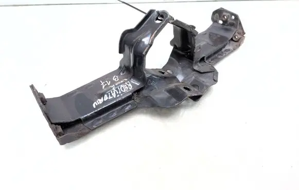 Volvo XC60 Radiator mount bracket 31261931 31261932