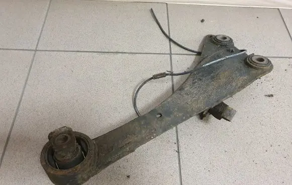 Toyota Avensis T270 Rear upper control arm/wishbone