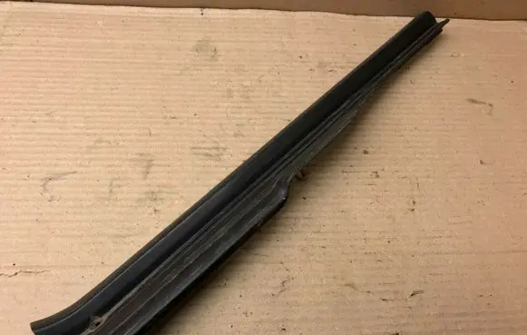 Volkswagen Jetta II Rear sill trim cover 193853372A