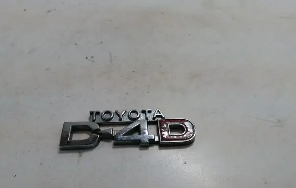 Toyota Avensis T250 Manufacturers badge/model letters 