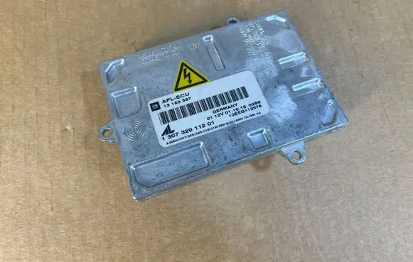 Opel Zafira A Xenon control unit/module 130732911201