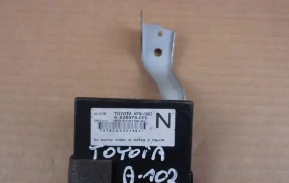Toyota Avensis T270 Immobilizer control unit/module 8978405020