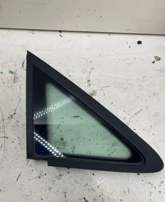Volkswagen Touran I Front triangle window/glass 1T0845412