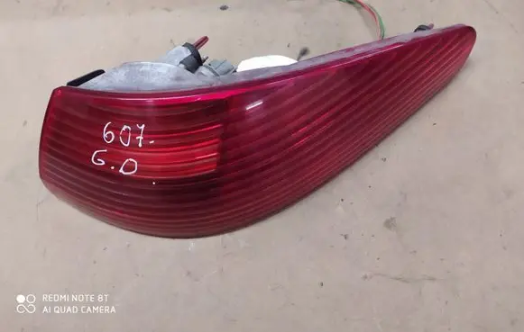 Peugeot 607 Rear/tail lights 25430202