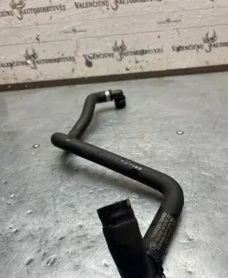 Engine coolant pipe/hose