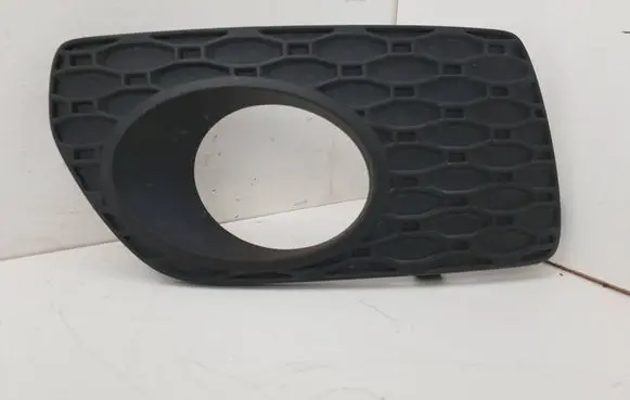 Volvo XC70 Front fog light trim/grill 30678689