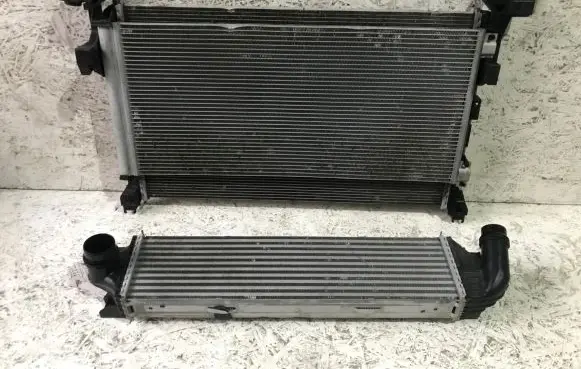 Opel Vivaro Coolant radiator