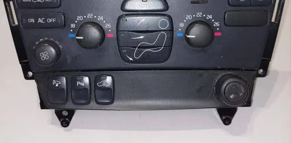 Volvo V70 Climate control unit 30746022