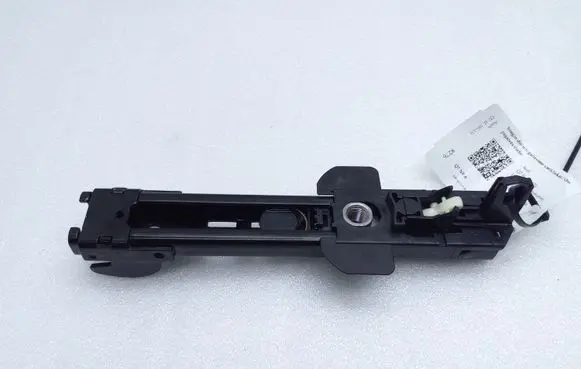 Audi Q7 4L Seat belt adjustment motor 8E0857833F