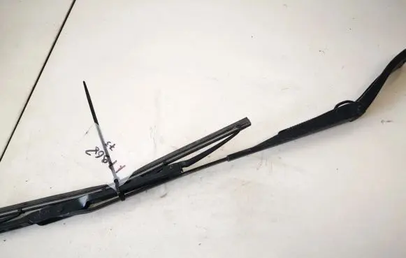 Dacia Sandero Front wiper blade arm