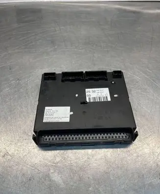 Mercedes-Benz Sprinter W906 SAM control unit 1635452532 05371050