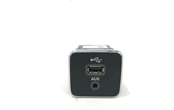 Jeep Cherokee KL AUX in-socket connector 5XG28DX9AC