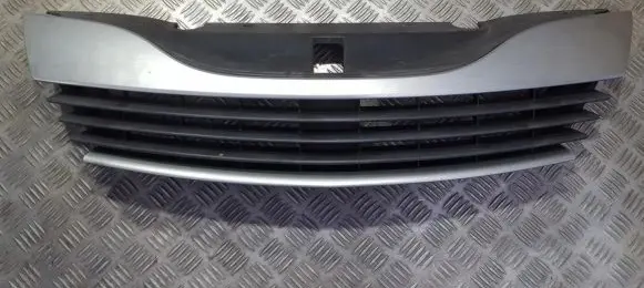 Renault Laguna II Front grill 8200012581