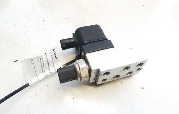 Mercedes-Benz E W211 Air conditioning (A/C) expansion valve 20210108 061218