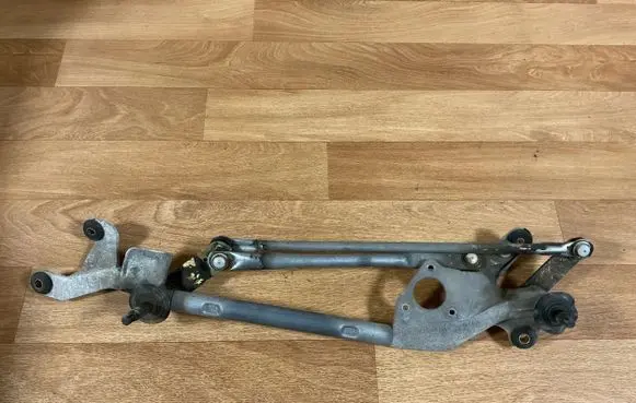 Nissan Primera Front wiper linkage 