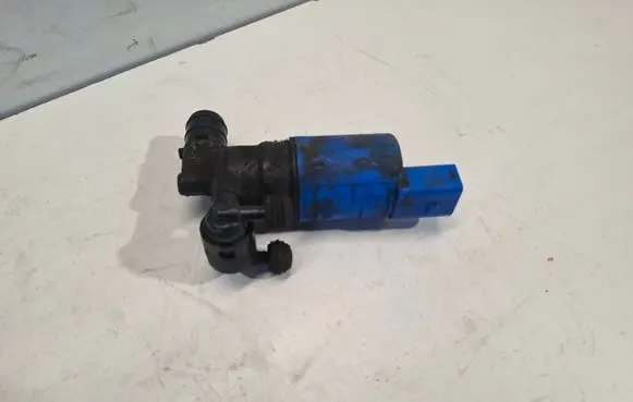 Volvo V60 Windscreen/windshield washer pump AV6113KO82
