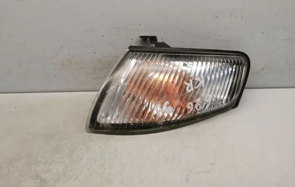 Mazda 626 Front indicator light