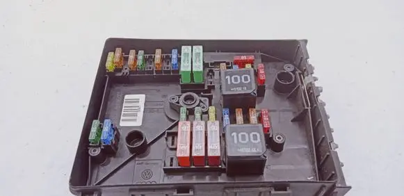 Audi A3 S3 8P Fuse module 1K0937125A