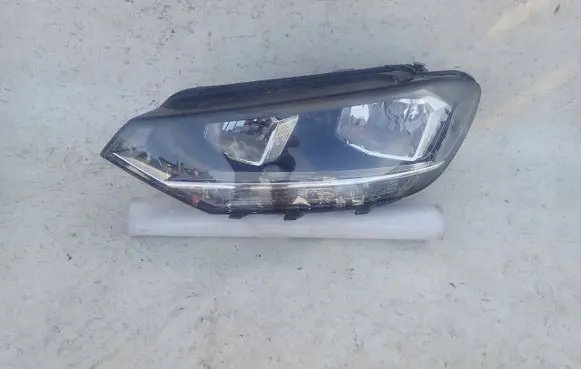 Volkswagen Golf Sportsvan Headlight/headlamp