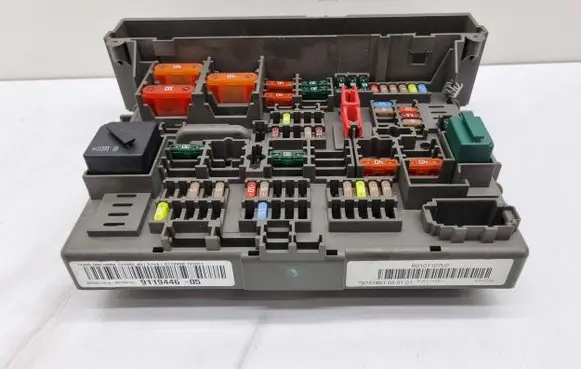 BMW 1 E81 E87 Fuse module 9119446 61149119446 90100079