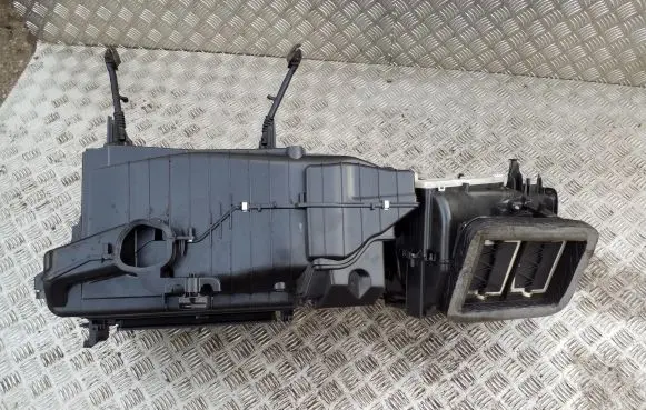 Audi e-tron Interior heater climate box assembly housing 8W1820005AT