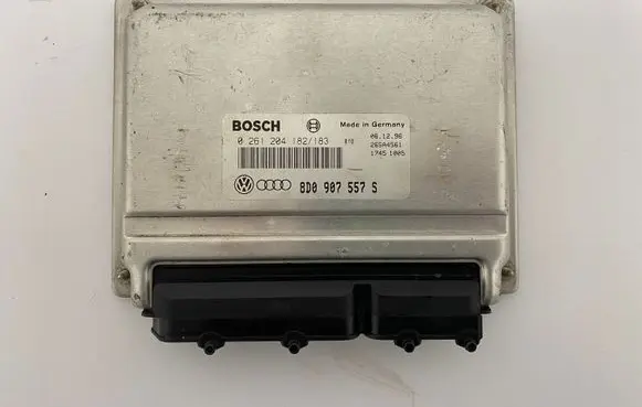 Audi A4 S4 B5 8D Engine control unit/module 8D0907557S