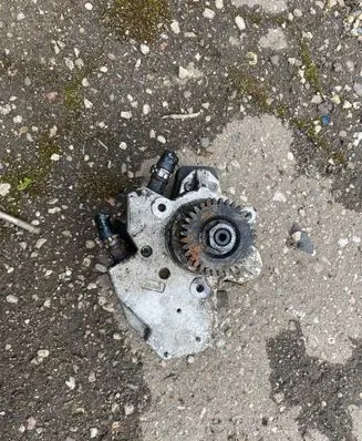 Fuel injection high pressure pump
