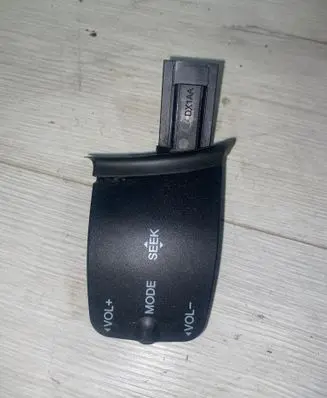 Ford Focus Sound control switch 758709