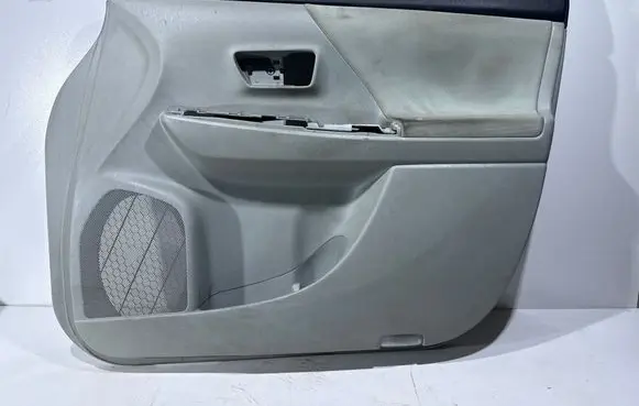Toyota Prius+ (ZVW40) Front door card panel trim 6761047280