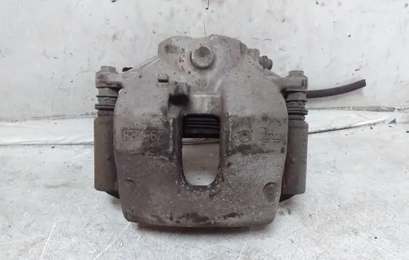 Mercedes-Benz C W204 Front brake caliper
