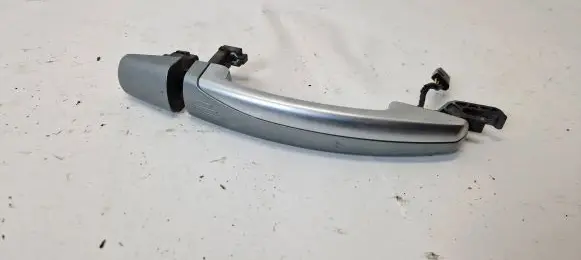 Saab 9-5 Front door exterior handle/bracket 20828066