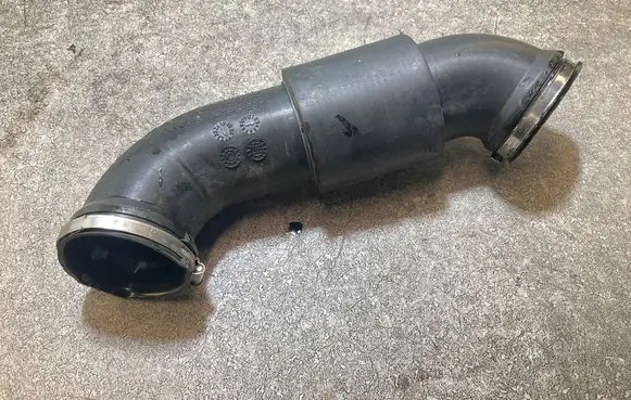 Mercedes-Benz Sprinter W907 W910 Air intake hose/pipe A9075284300