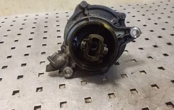 BMW X5 E70 Vacuum pump 700437012 1166779123204