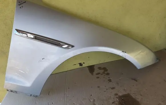 Jaguar XJ X351 Fender