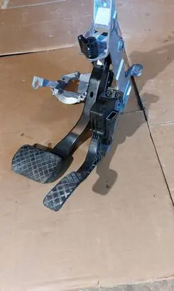 Audi A6 S6 C6 4F Pedal assembly 4F1723117B