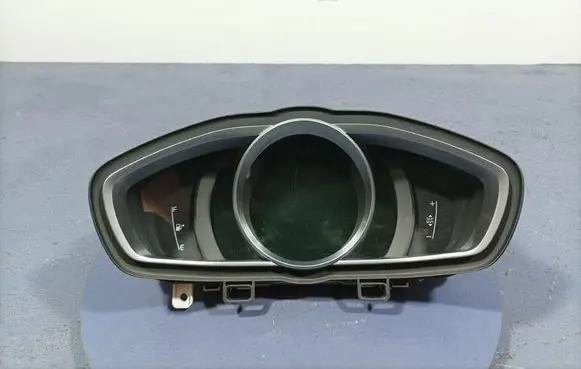 Volvo V40 Speedometer (instrument cluster) 31412271