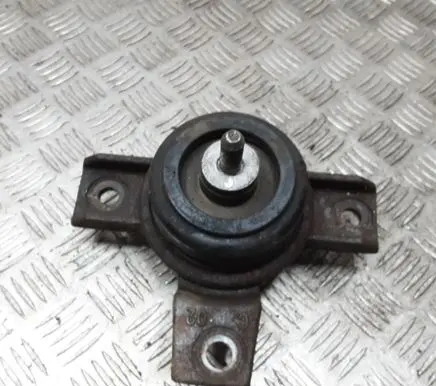 Hyundai Santa Fe Engine mount bracket