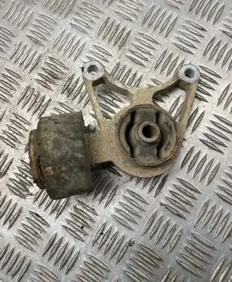 Land Rover Freelander Rear differential mounting bracket 1751315