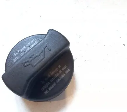 Volkswagen Golf IV Oil filler cap 026103485