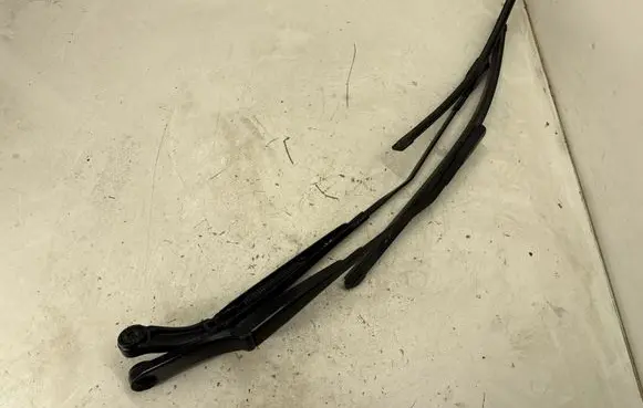 Audi Q3 F3 Front wiper blade arm 83B955408A 83B955407A