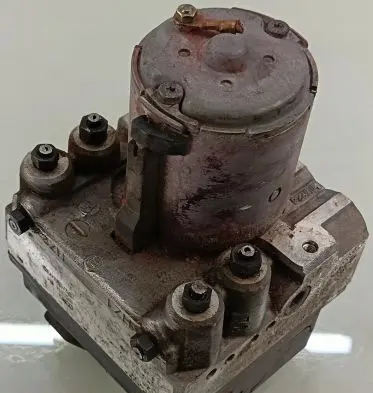 Audi A4 S4 B5 8D Master brake cylinder 0265214002