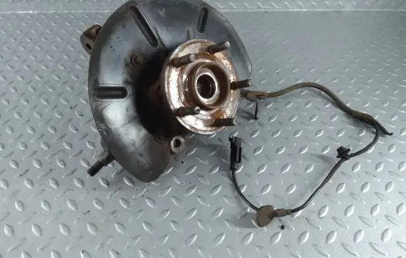 Dodge Avenger Front wheel hub 