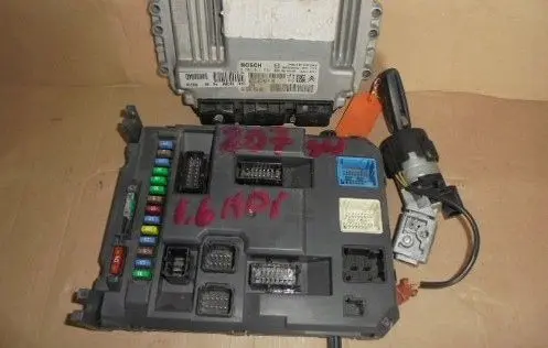 Engine ECU kit and lock set