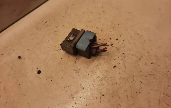 Renault Scenic II - Grand scenic II Glow plug pre-heat relay 9640469680
