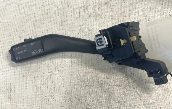 Volkswagen Touran I Indicator stalk 1K0953513A 01103501 10350170835132