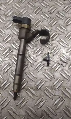 Hyundai ix35 Fuel injector 338002A800 0445110411