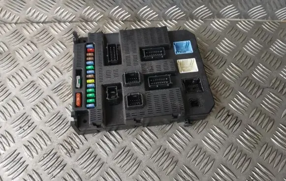 Citroen C4 I Fuse module 9659285580