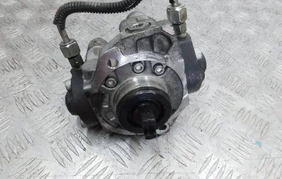 Mazda CX-5 Fuel injection high pressure pump SH0113800D